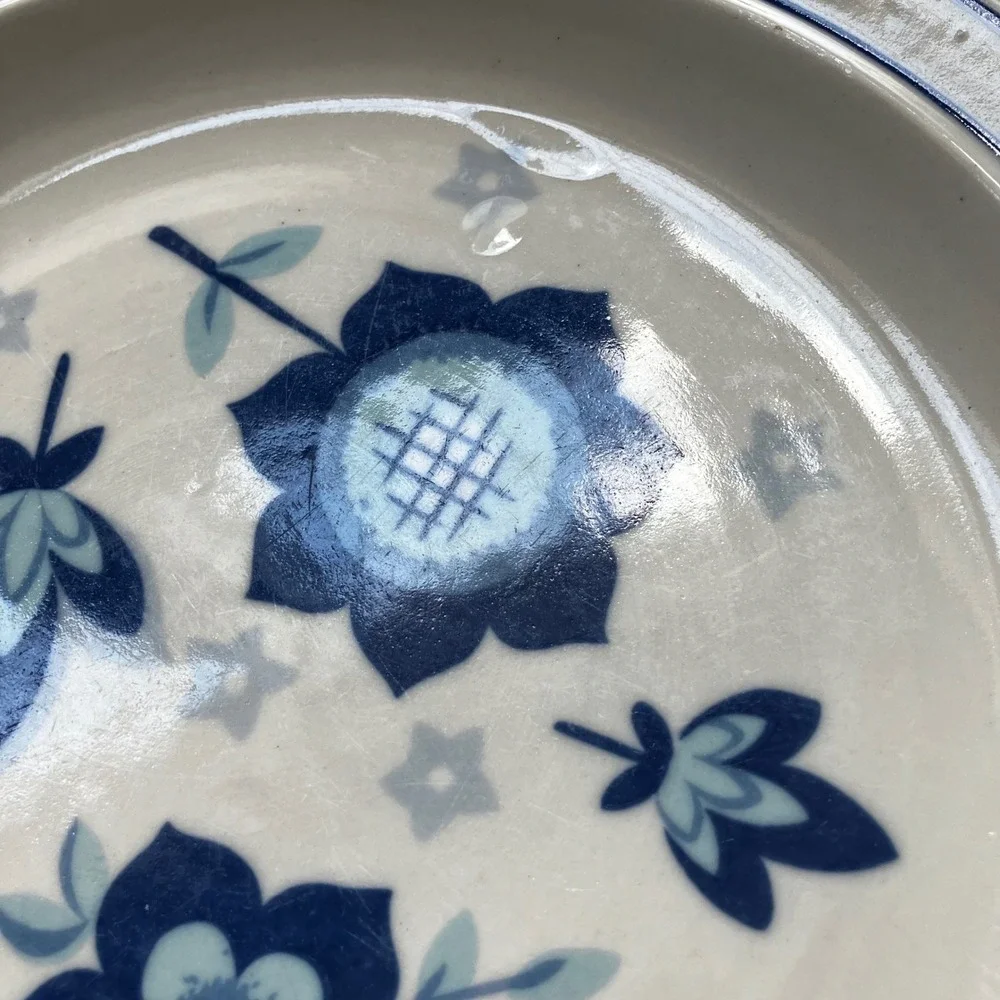 Daekor Designs Tudor Blue Stoneware Dinner Plates Set of 4 Vintage Floral Korea
